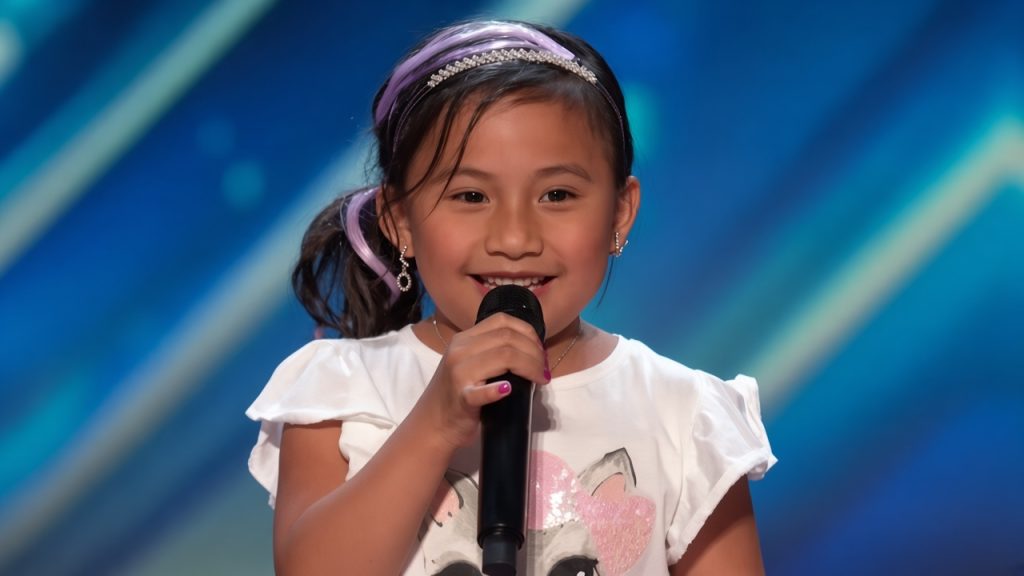 Zoë Erianna singing Born This Way on America’s Got Talent